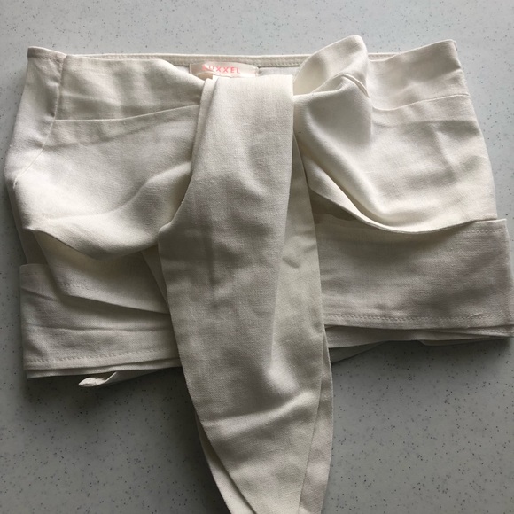 Trezzi collection offwhite wrap around top size small - Picture 4 of 10